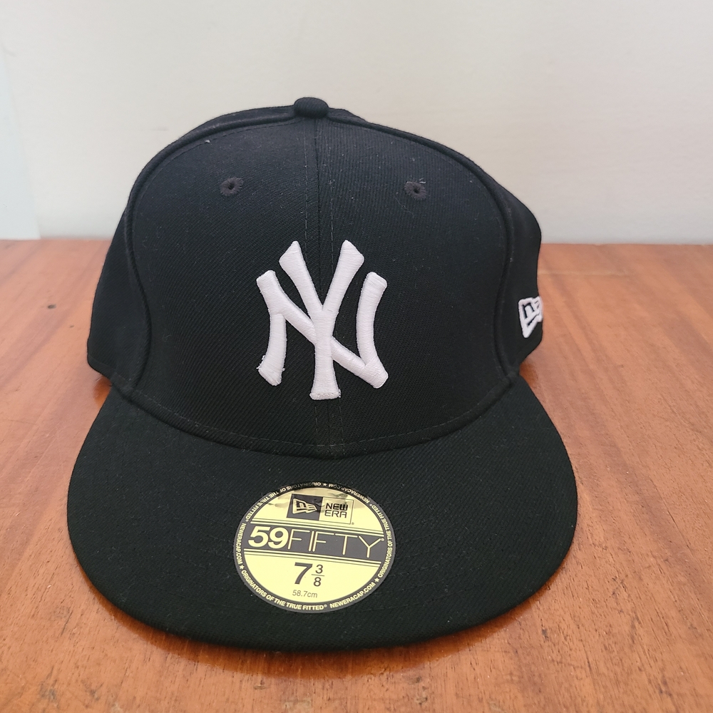 Brand New Era Black and White Cap, NY Yankees.